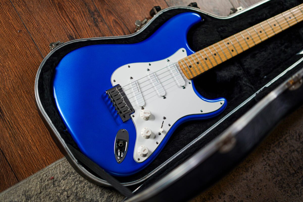 Fender 50th Anniversary Stratocaster Chrome Blue - Image 2