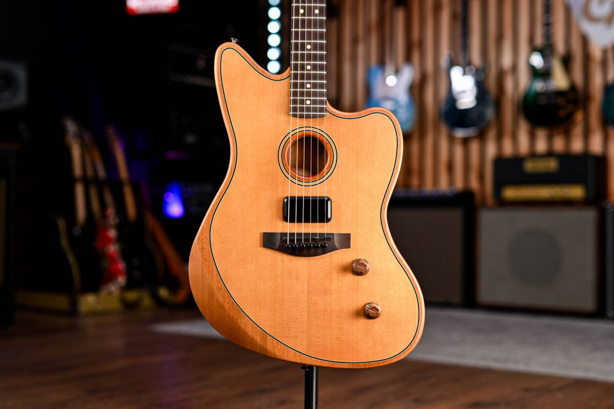 Fender Acoustasonic Standard Jazzmaster in Aged Natural