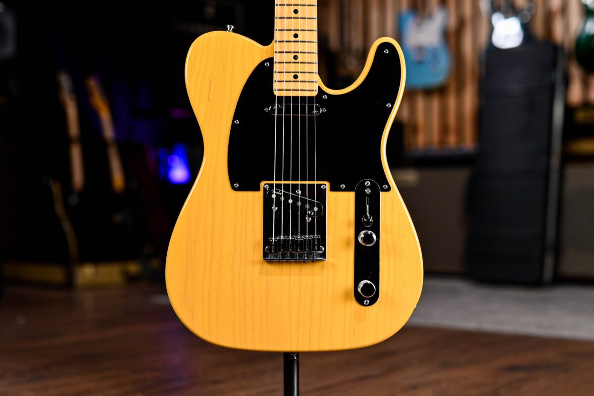 Fender American Deluxe Ash Telecaster in Butterscotch
