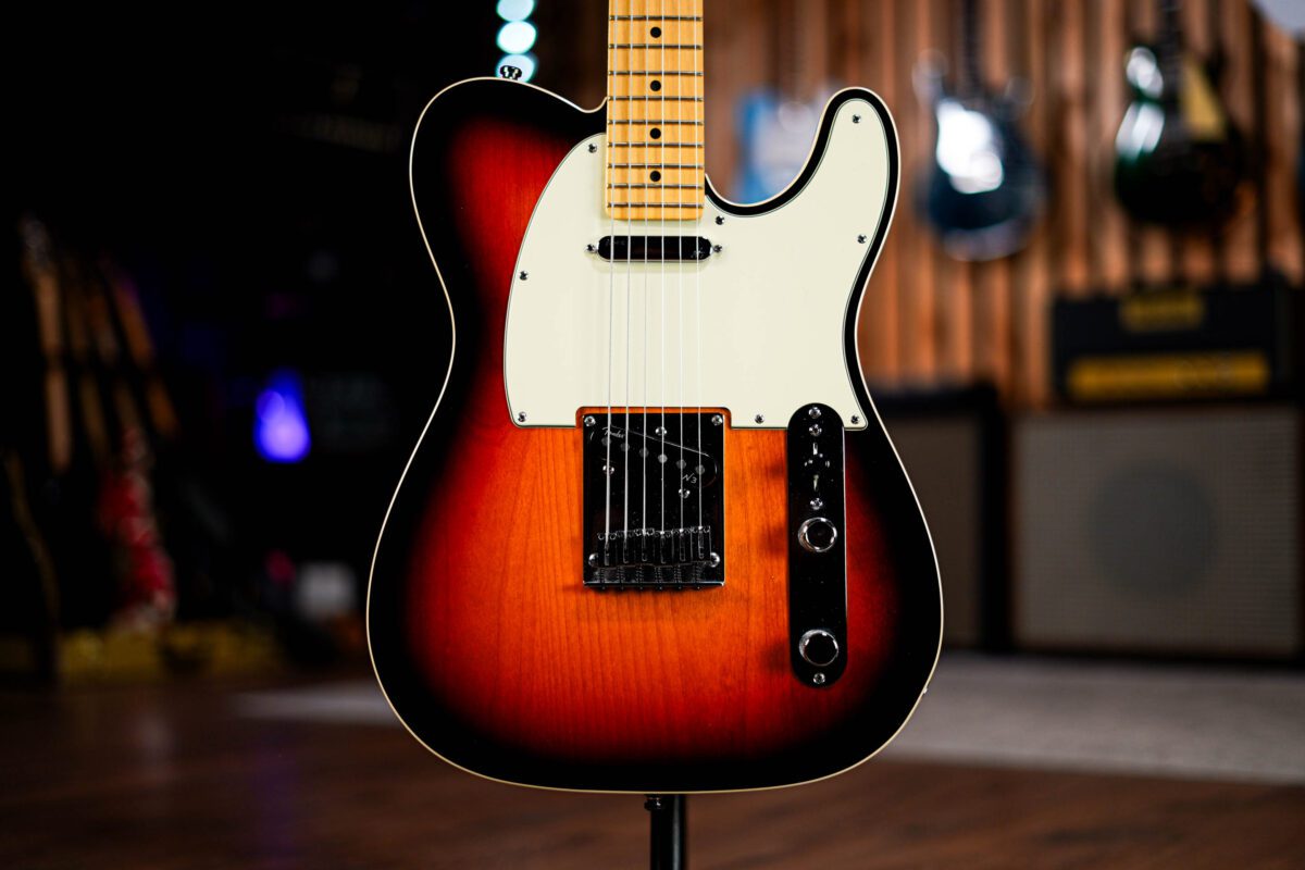 Fender American Deluxe Telecaster in 3 Colour Sunburst