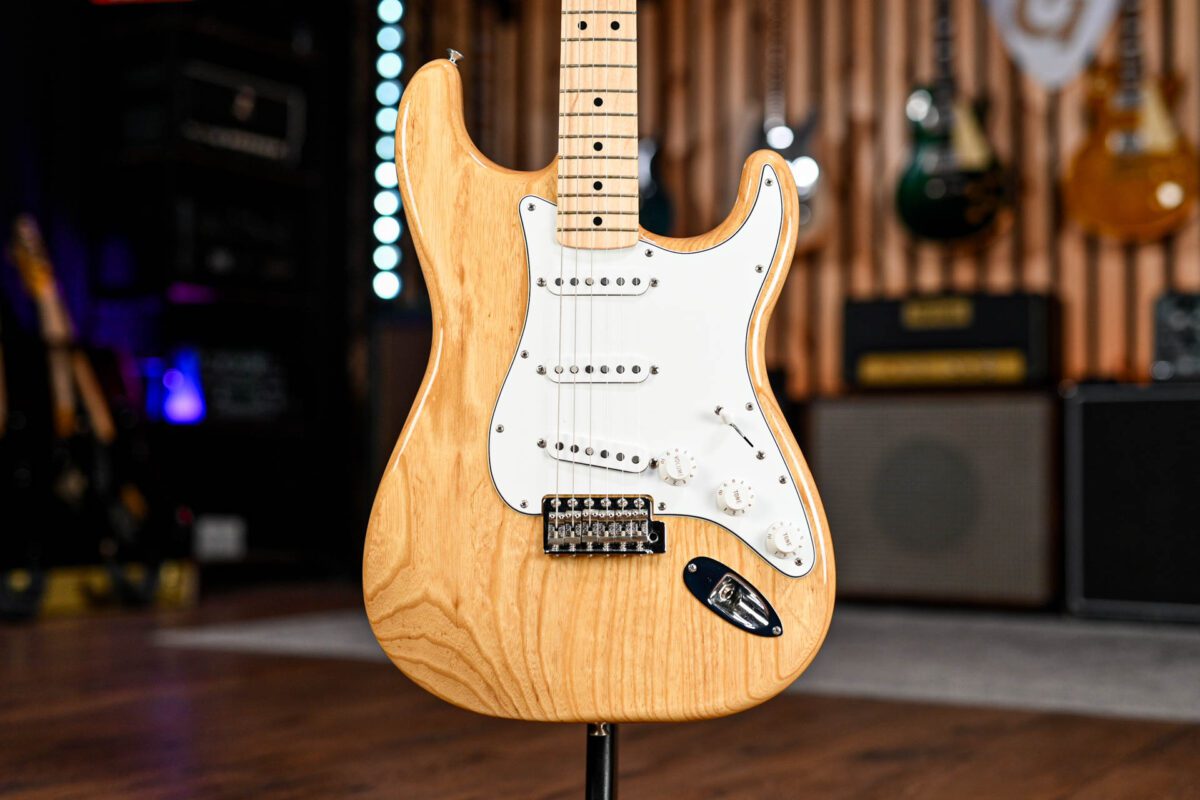 Fender Classic Series 70's Stratocaster in Natural