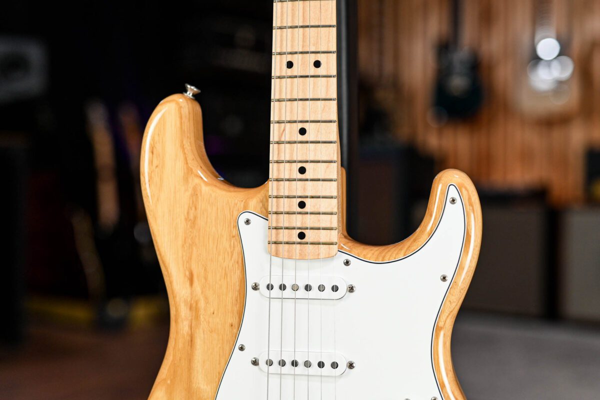 Fender Classic Series 70's Stratocaster in Natural - Image 4