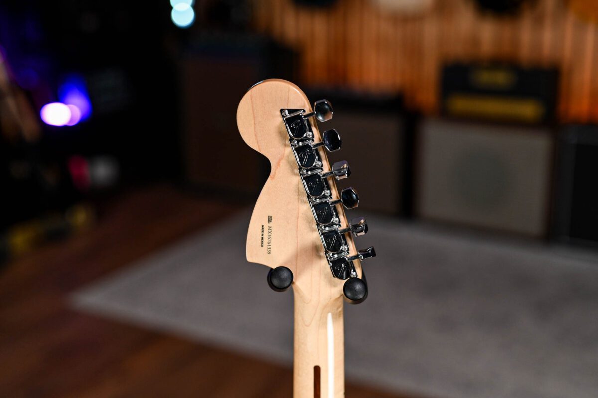 Fender Classic Series 70's Stratocaster in Natural - Image 7