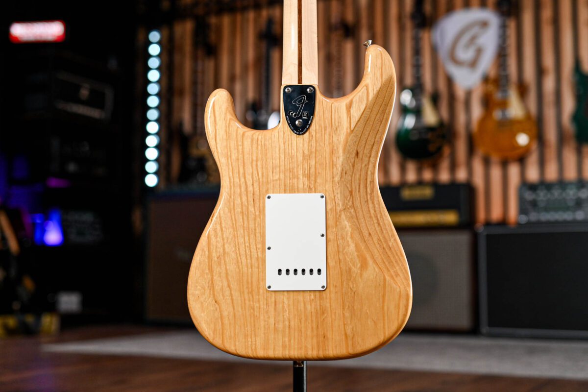 Fender Classic Series 70's Stratocaster in Natural - Image 8
