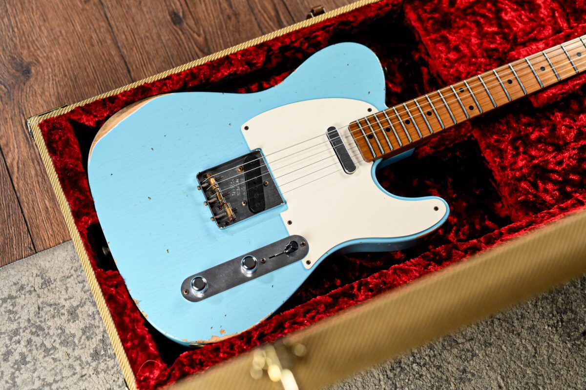 Fender Custom Shop '52 Telecaster Relic in Daphne Blue - Image 4