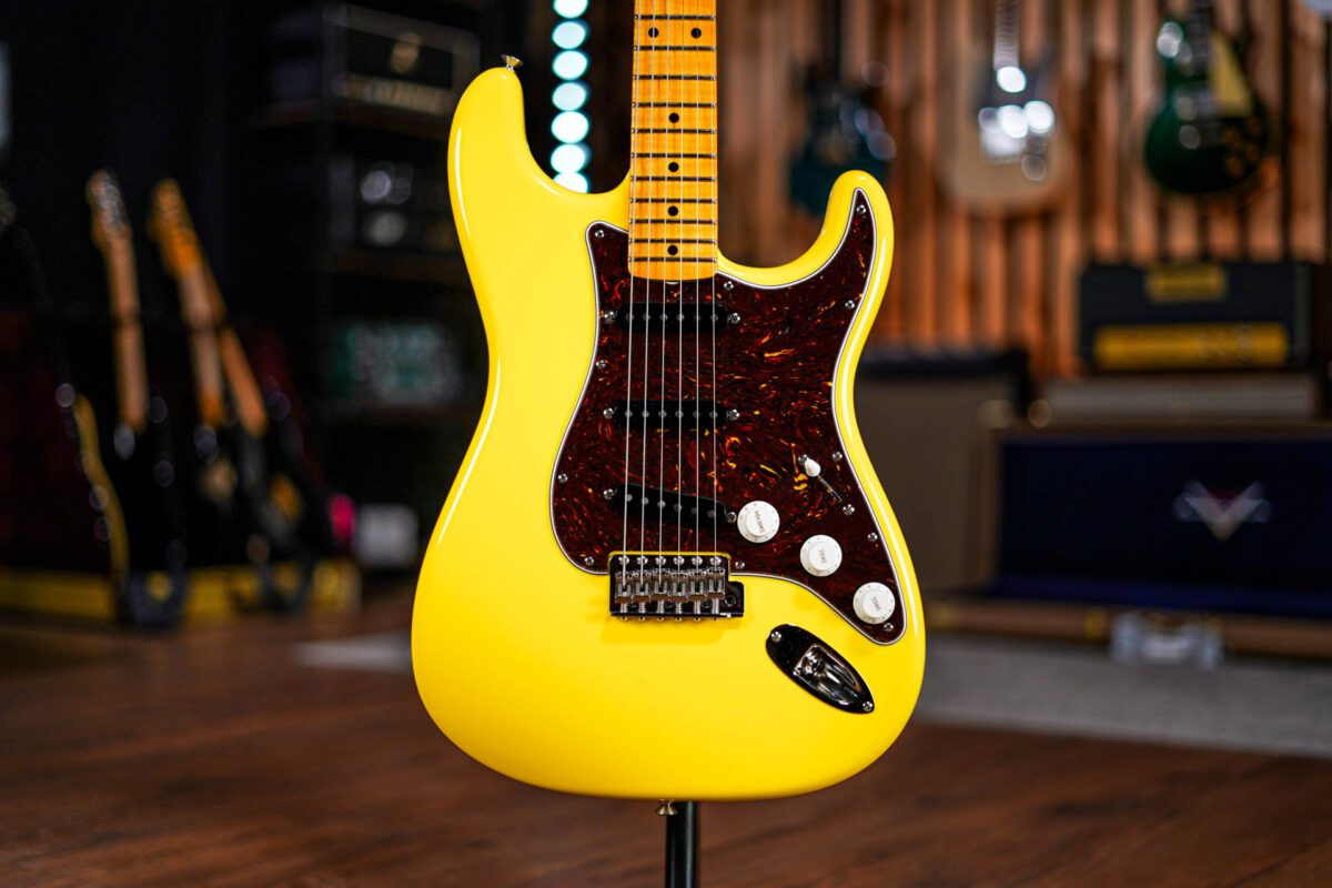 Fender Custom Shop '62 Reissue Stratocaster NOS Flamethrower in Grafitti Yellow