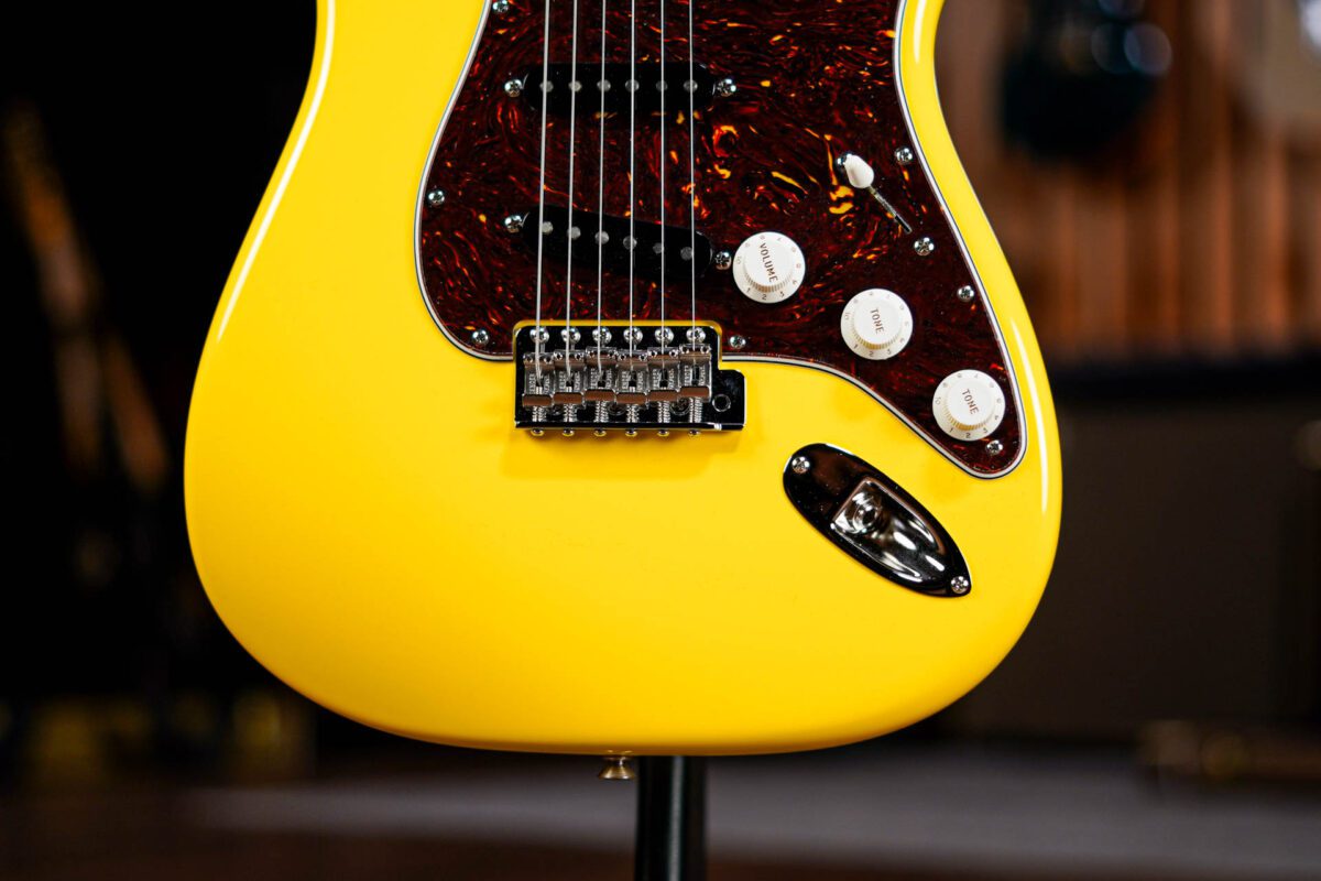 Fender Custom Shop '62 Reissue Stratocaster NOS Flamethrower in Grafitti Yellow - Image 8