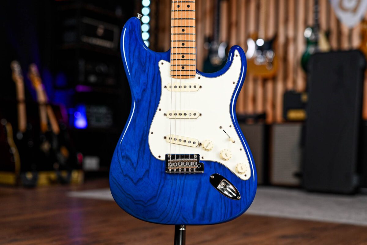 Fender Limited Edition American Professional Stratocaster in Sapphire Blue Transparent