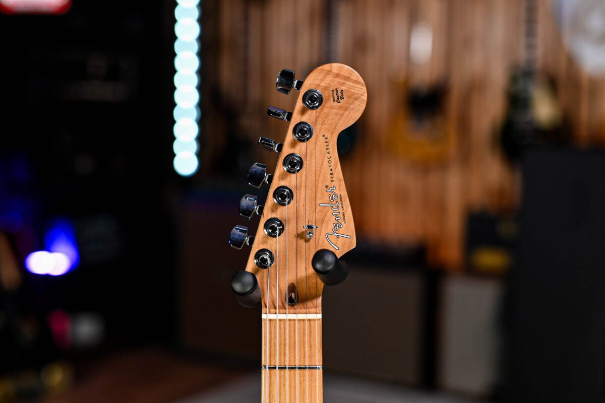 Fender Limited Edition American Professional Stratocaster in Sapphire Blue Transparent - Image 6