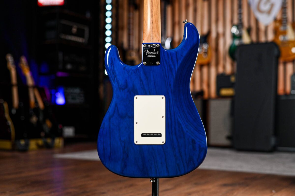 Fender Limited Edition American Professional Stratocaster in Sapphire Blue Transparent - Image 8