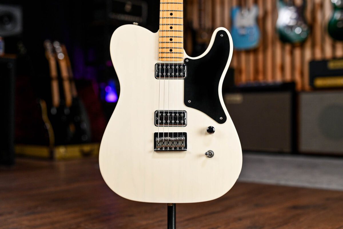 Fender Special Edition Classic Series Cabronita Telecaster in White Blonde