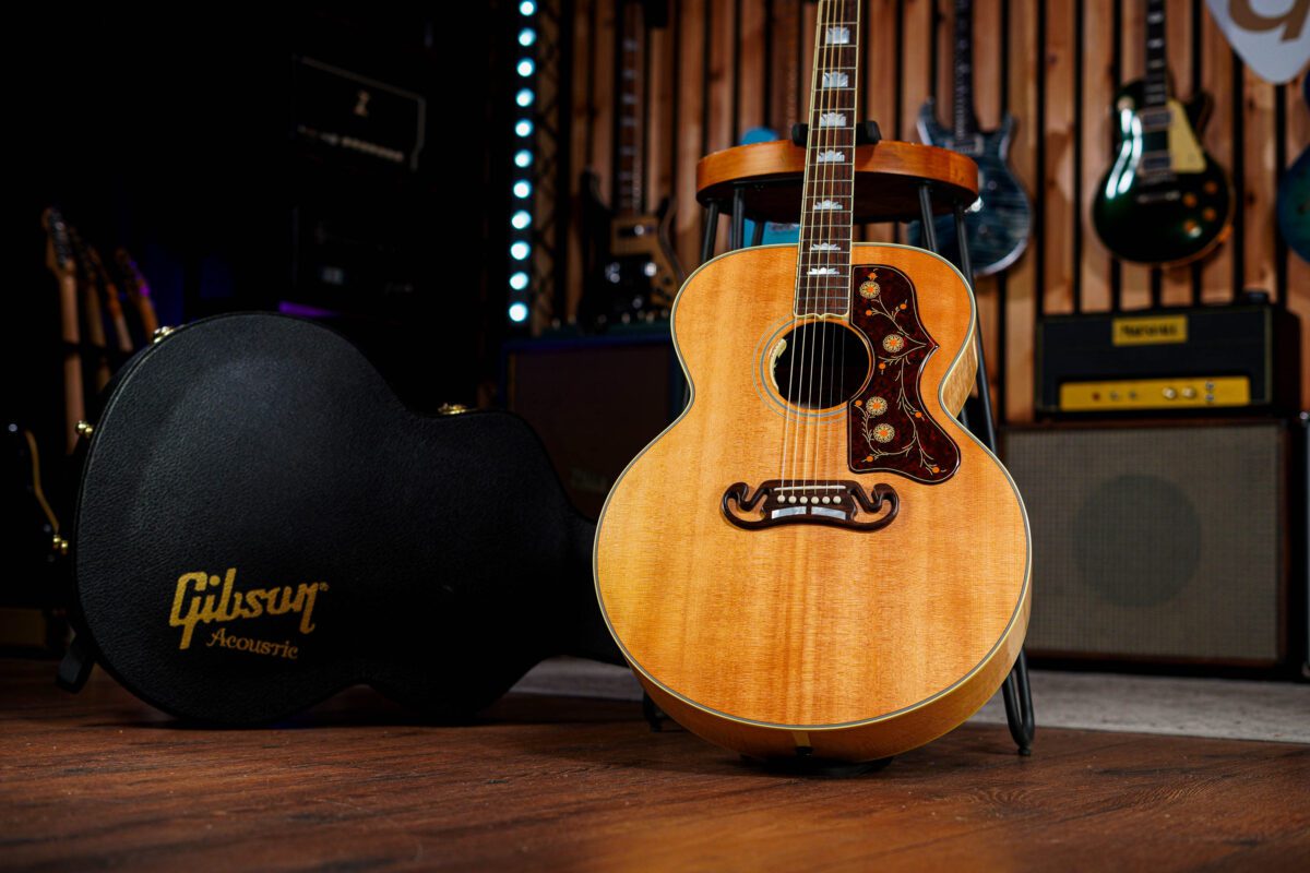 Gibson USA J-200 Acoustic in Natural - Image 2