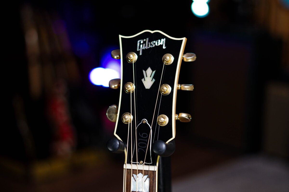 Gibson USA J-200 Acoustic in Natural - Image 8