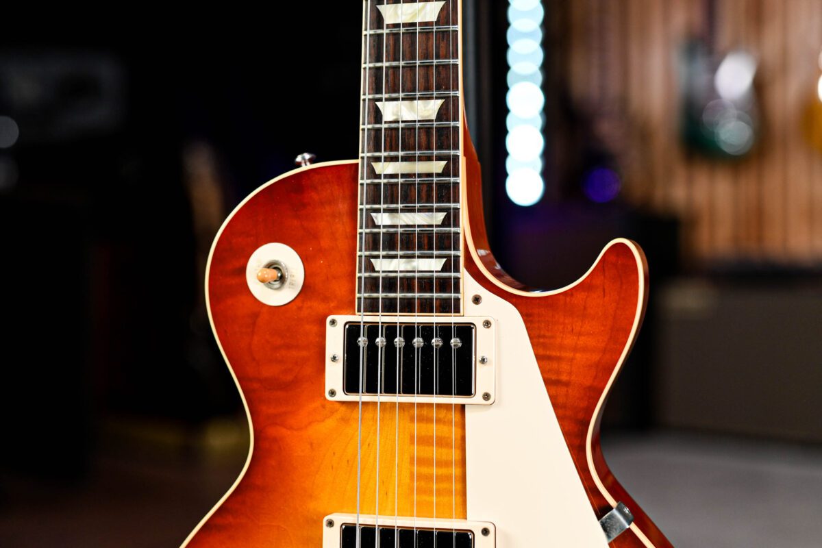 Gibson Custom Shop Les Paul Standard 1958 Reissue in Cherry Sunburst - Image 6