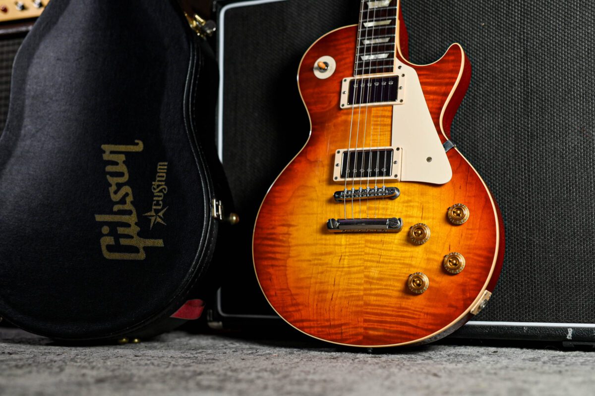 Gibson Custom Shop Les Paul Standard 1958 Reissue in Cherry Sunburst - Image 4