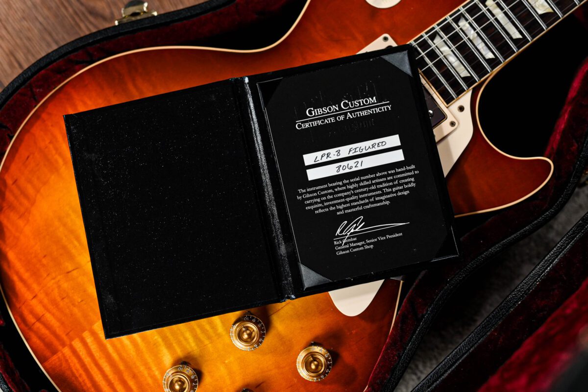 Gibson Custom Shop Les Paul Standard 1958 Reissue in Cherry Sunburst - Image 3