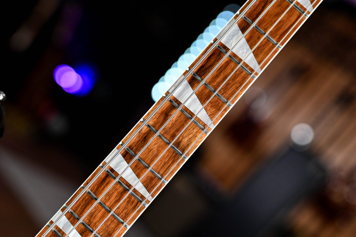 Rickenbacker 4003 Jetglo Vintage Gold Custom Model - Image 6