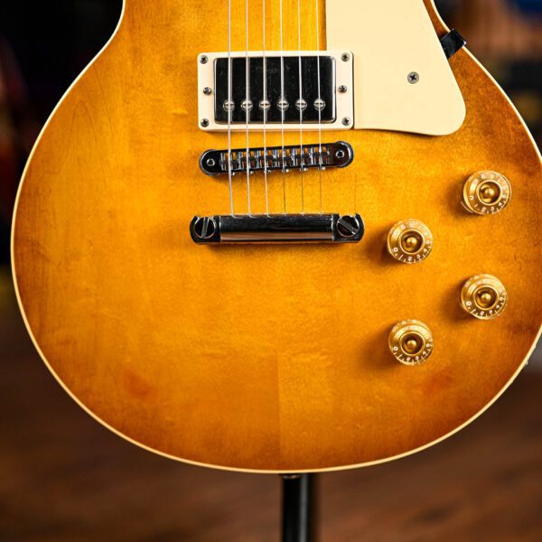 Gibson USA 1992 Les Paul Standard In Honey Burst - Guitar Gear Giveaway