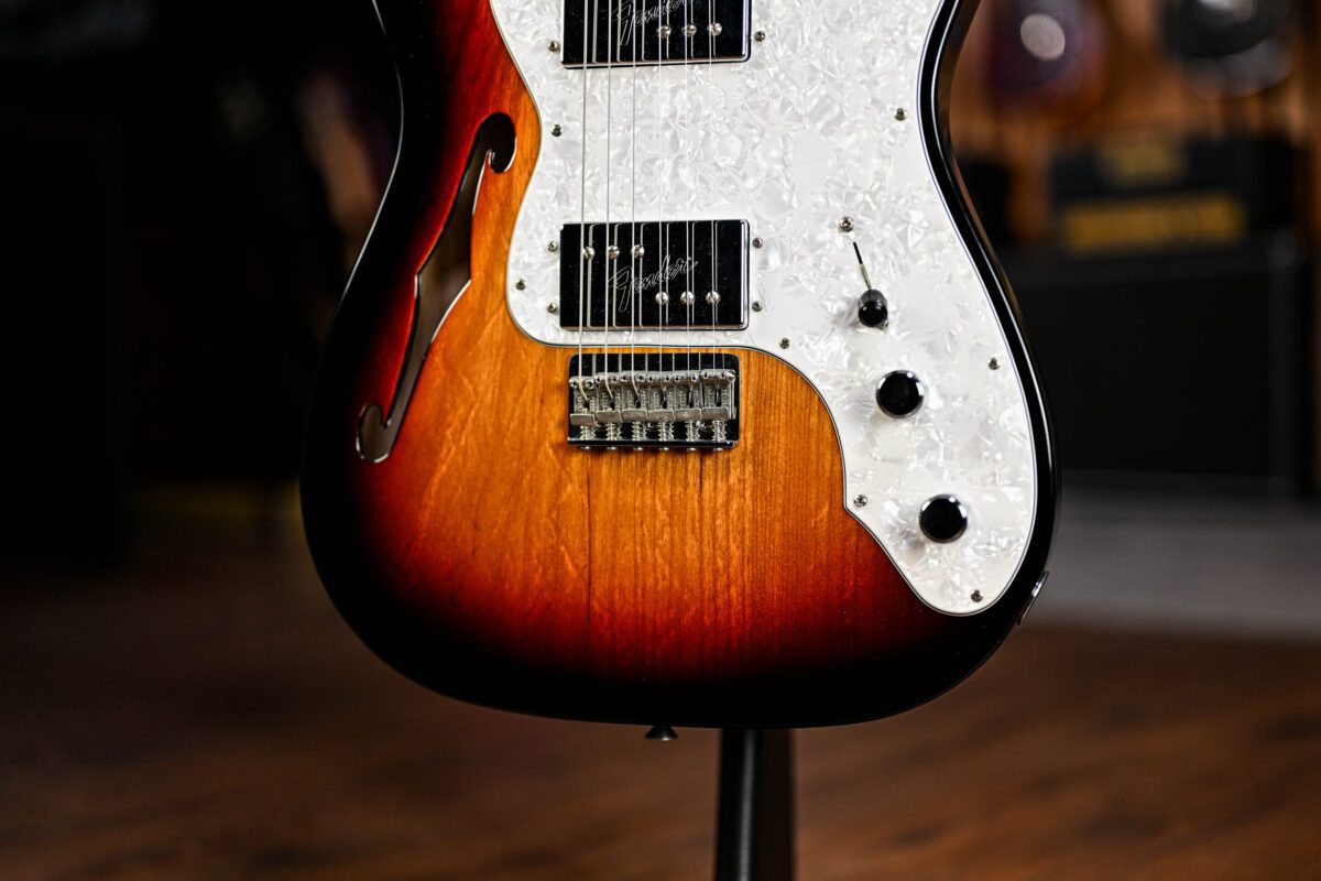 Fender Classic Series 72 Thinline Telecaster in Sunburst - Guitar