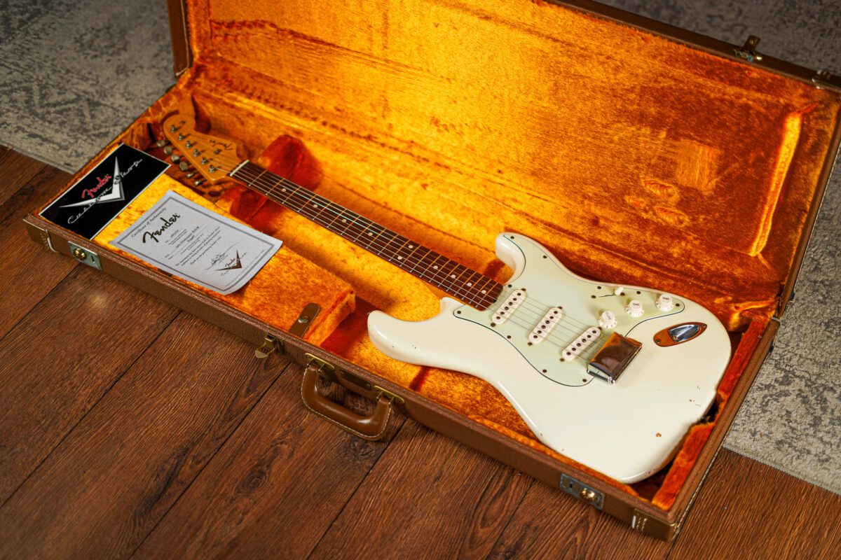 Fender Custom Shop '60 Reissue Stratocaster Relic in Olympic White
