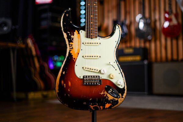 Fender Mike McCready Stratocaster in 3 Colour Sunburst - Guitar