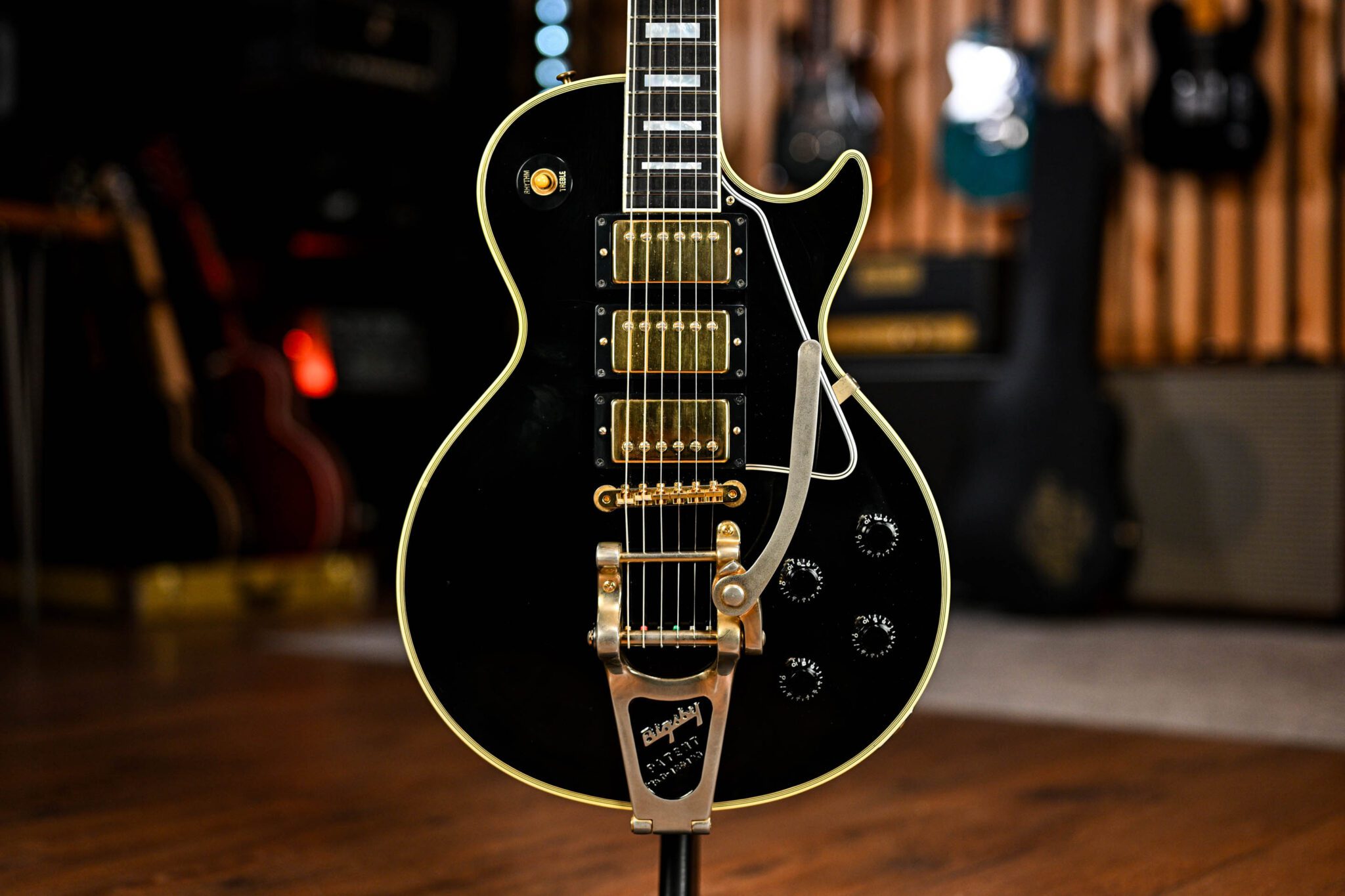 Gibson Custom Shop 1957 Les Paul Custom 3 Pickup Bigsby ‘VOS’ in Ebony