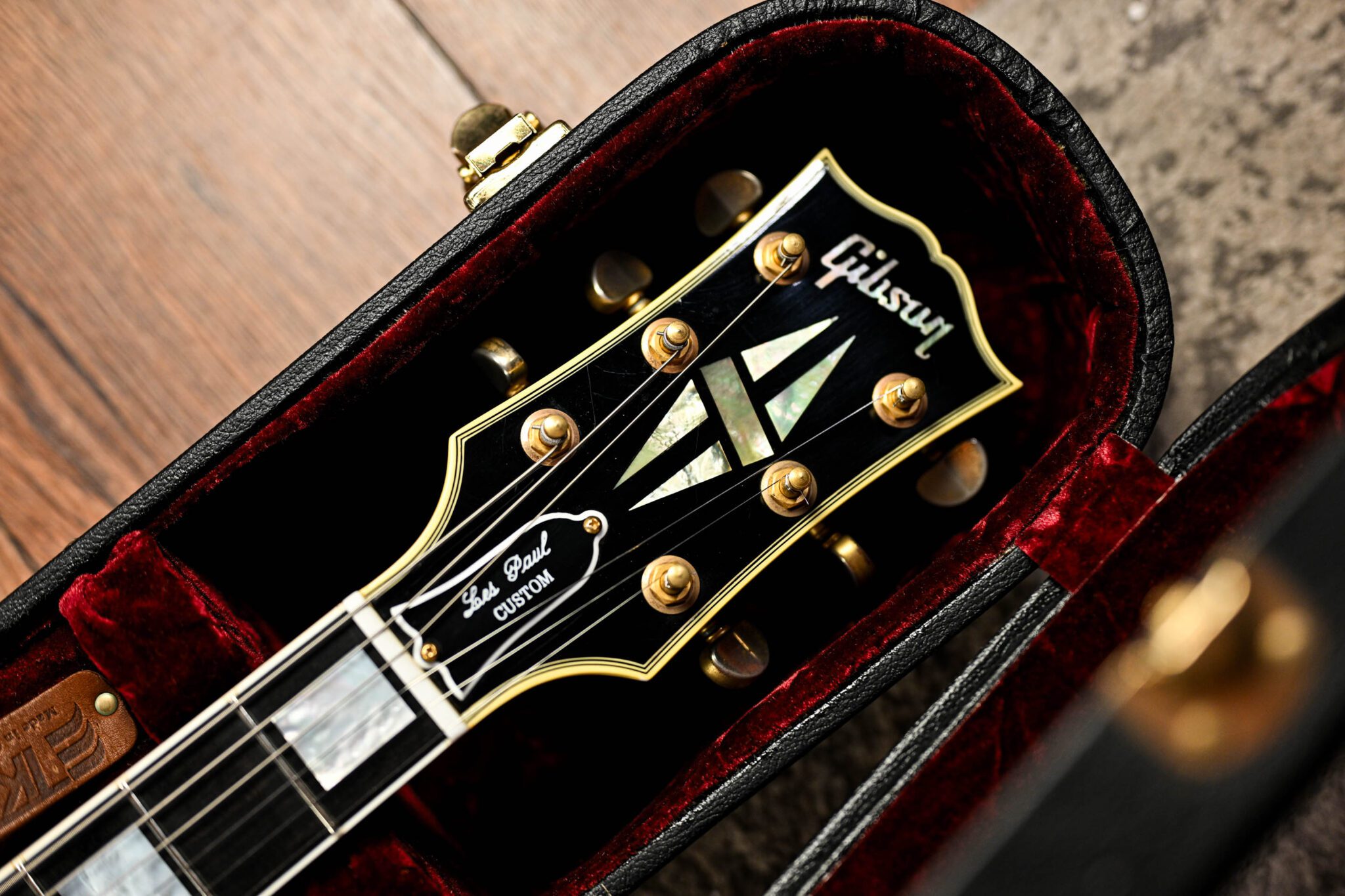 Gibson Custom Shop 1957 Les Paul Custom 3 Pickup Bigsby ‘VOS’ in Ebony - Image 3