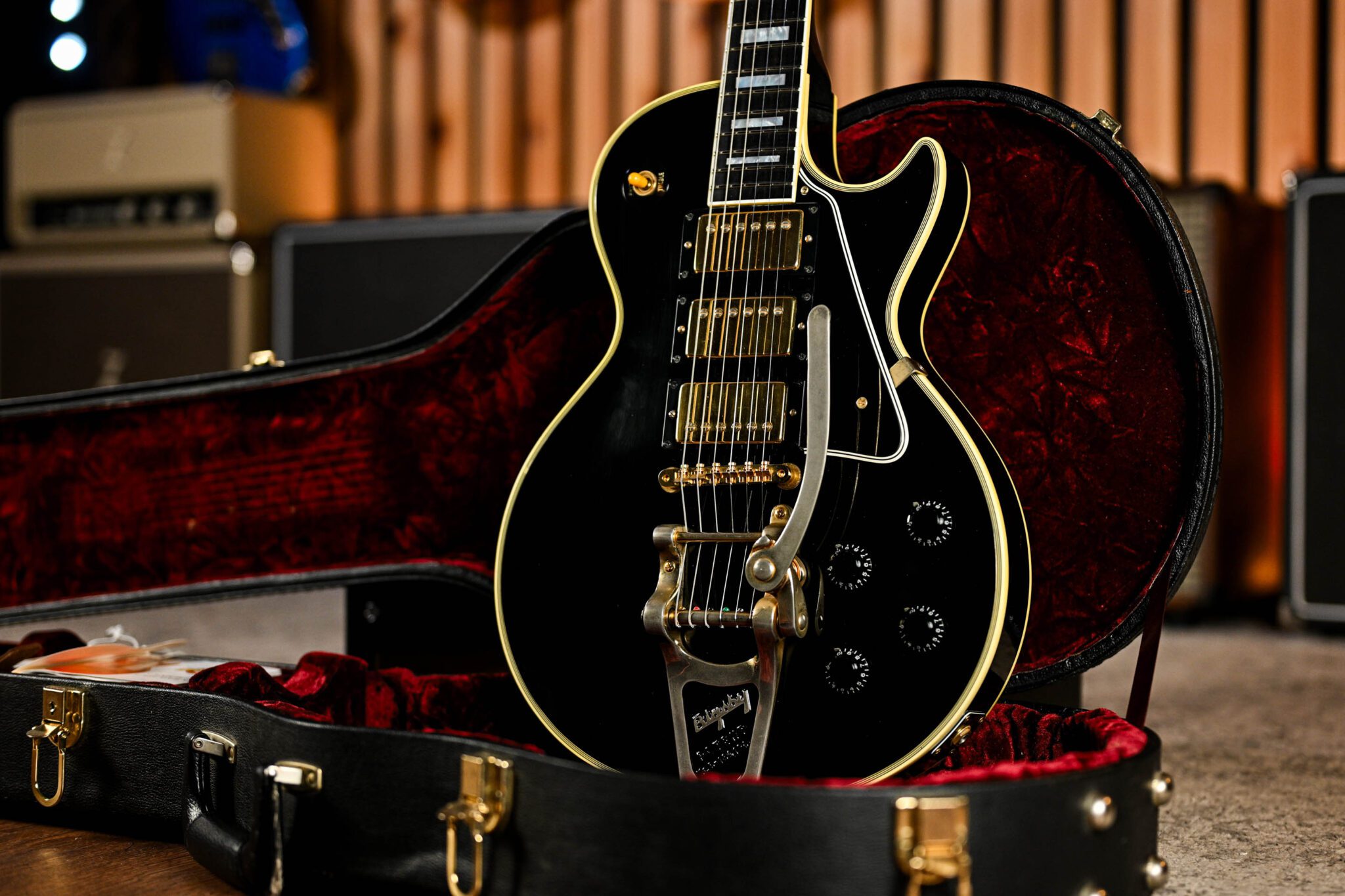 Gibson Custom Shop 1957 Les Paul Custom 3 Pickup Bigsby ‘VOS’ in Ebony - Image 13