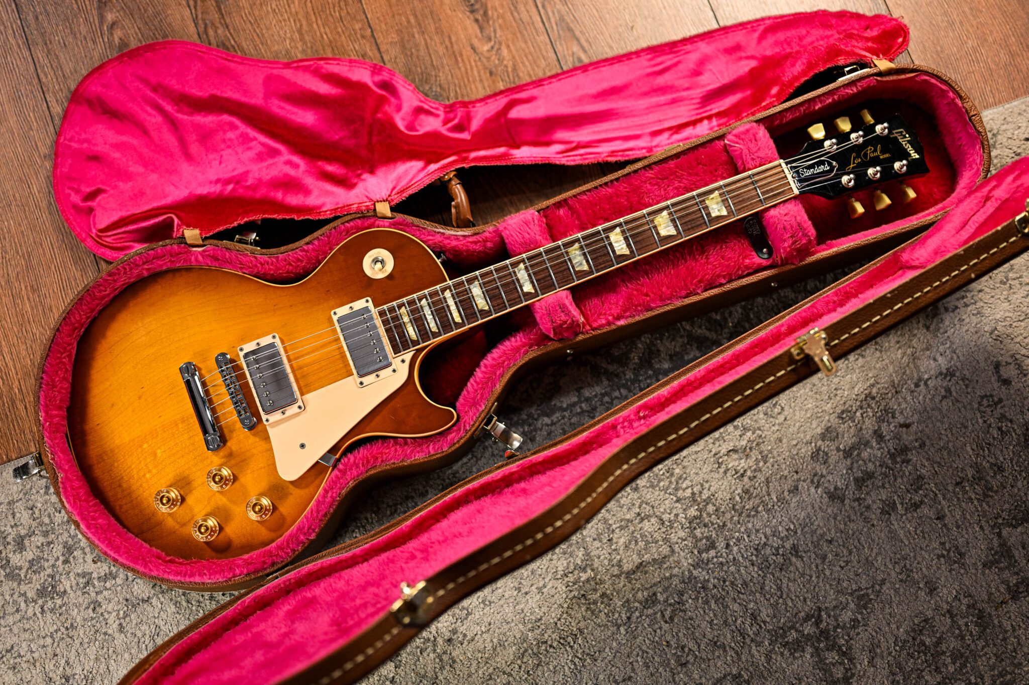 Gibson 1993 Les Paul Standard in Honeyburst - Guitar Gear Giveaway
