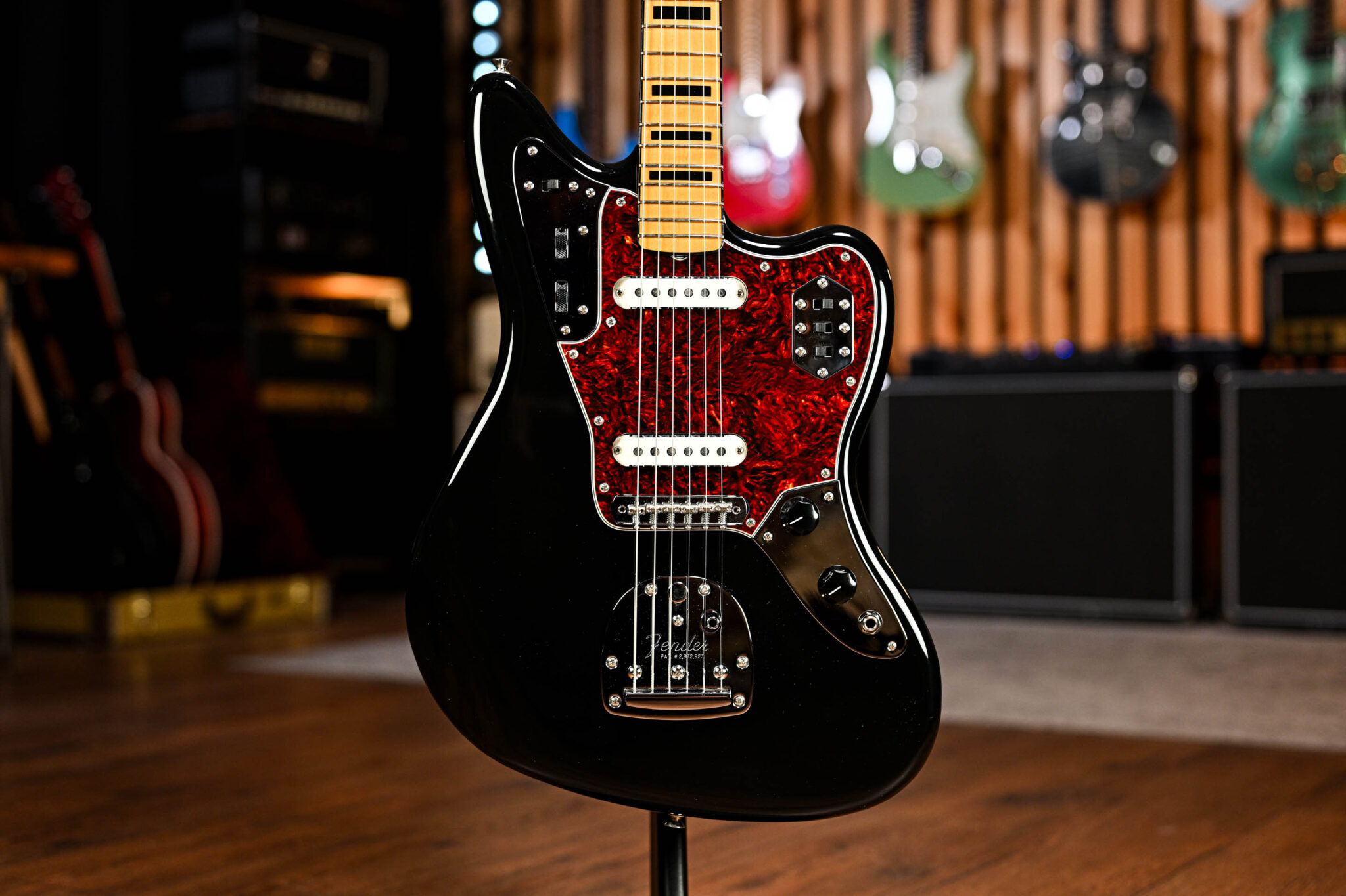 Fender Vintera II 70s Jaguar in Black