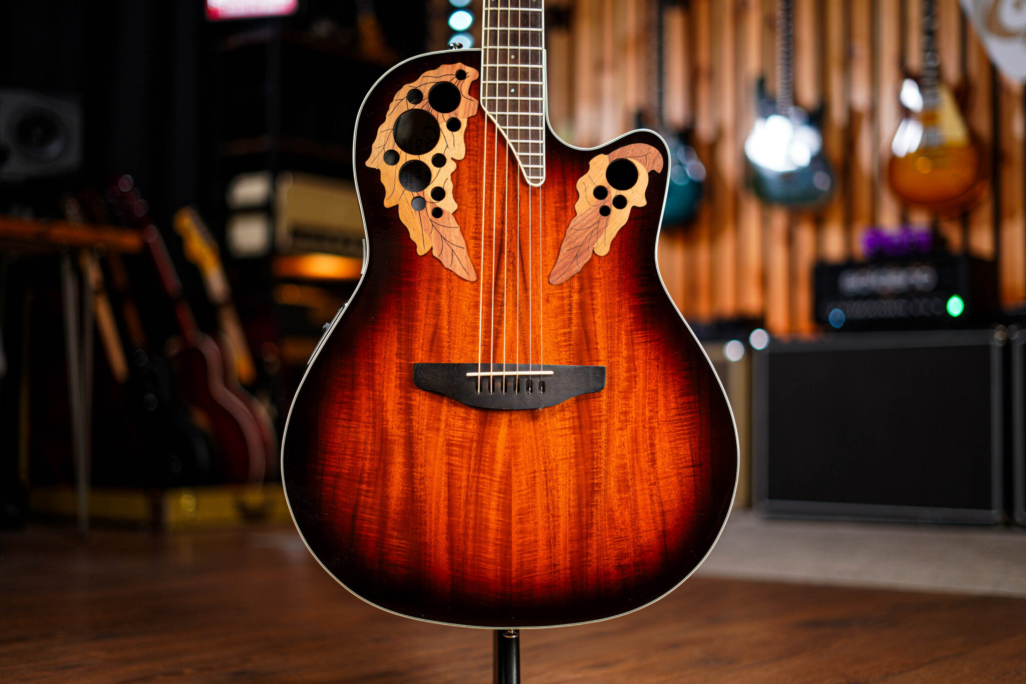 Ovation Celebrity Elite Plus in Koa Burst
